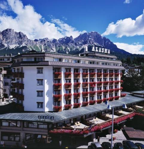 Hotel Alaska Cortina Cortina d'Ampezzo Bagian luar foto