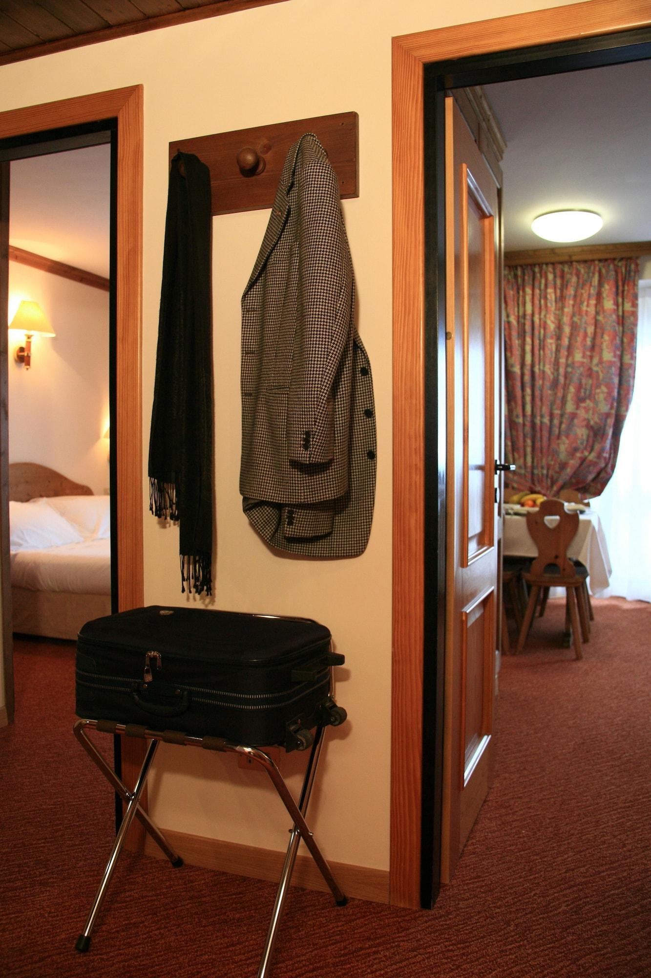 Hotel Alaska Cortina Cortina d'Ampezzo Bagian luar foto