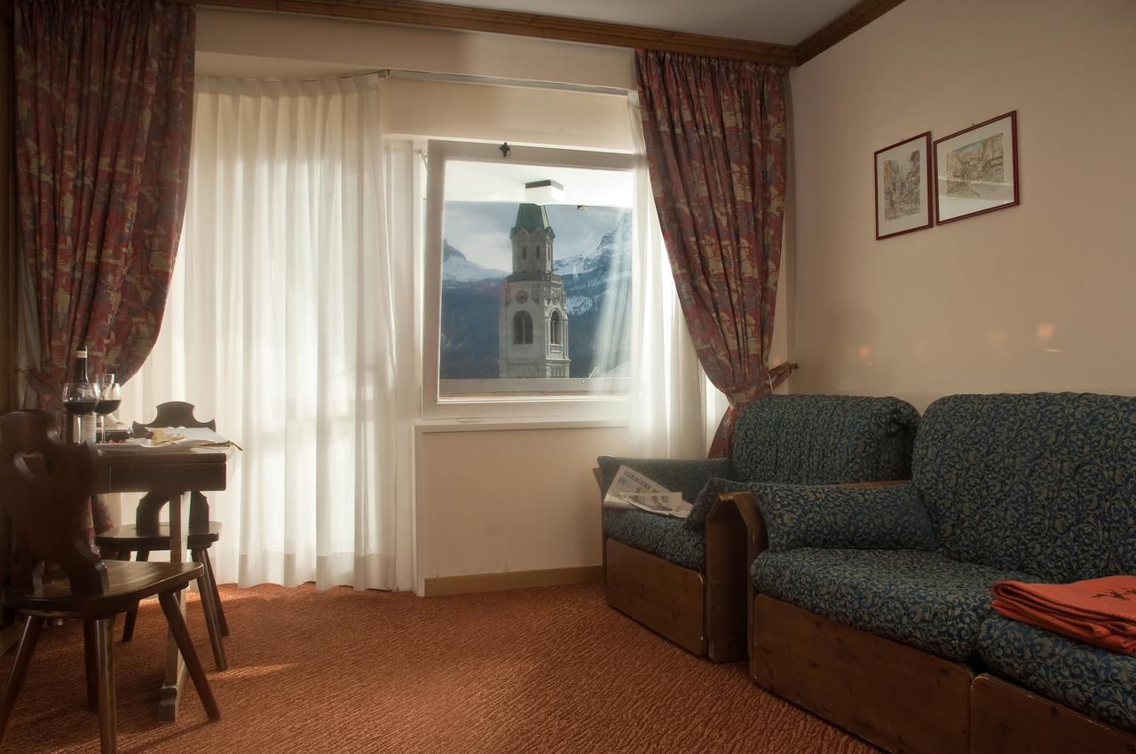 Hotel Alaska Cortina Cortina d'Ampezzo Bagian luar foto