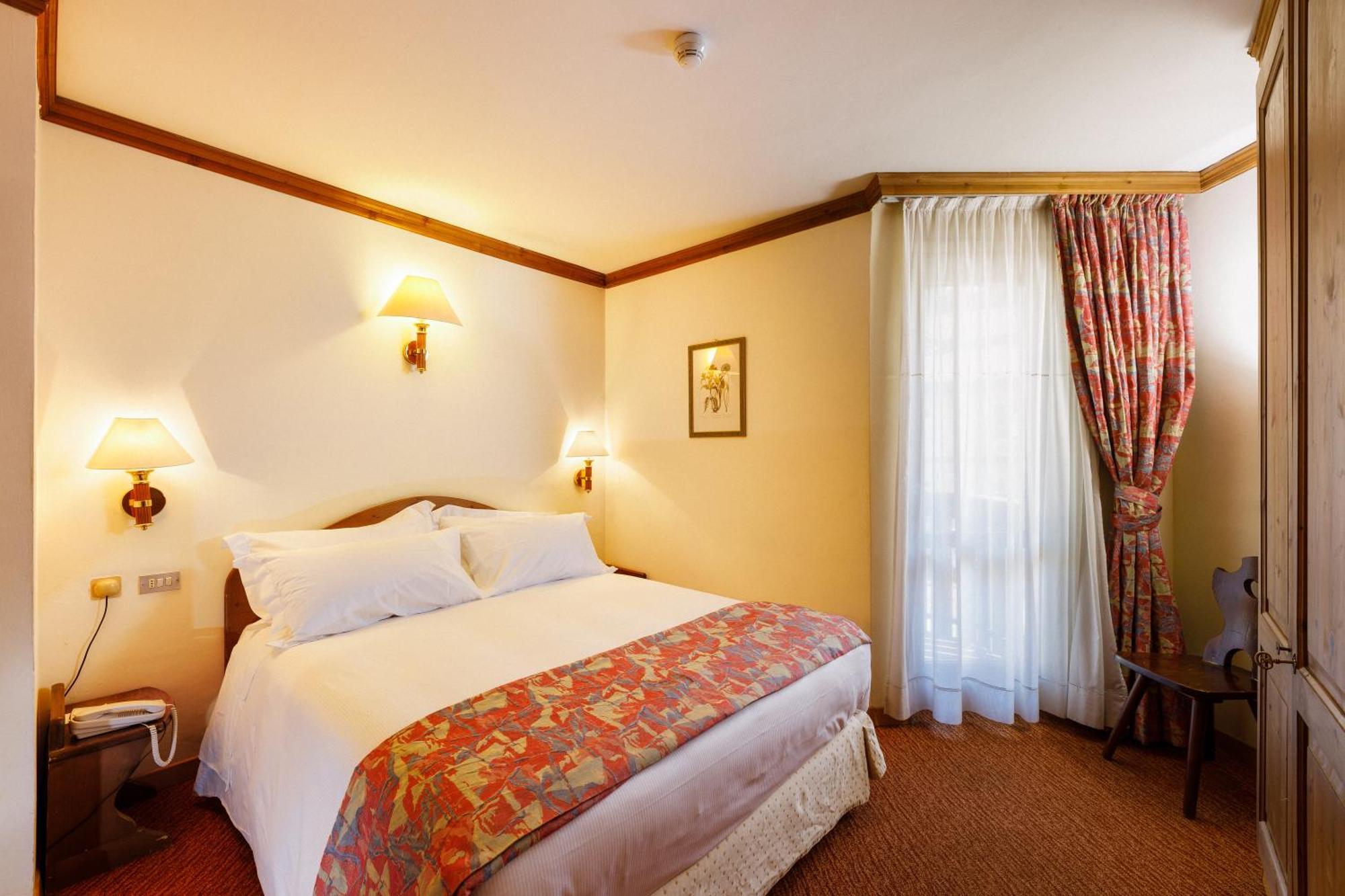Hotel Alaska Cortina Cortina d'Ampezzo Bagian luar foto