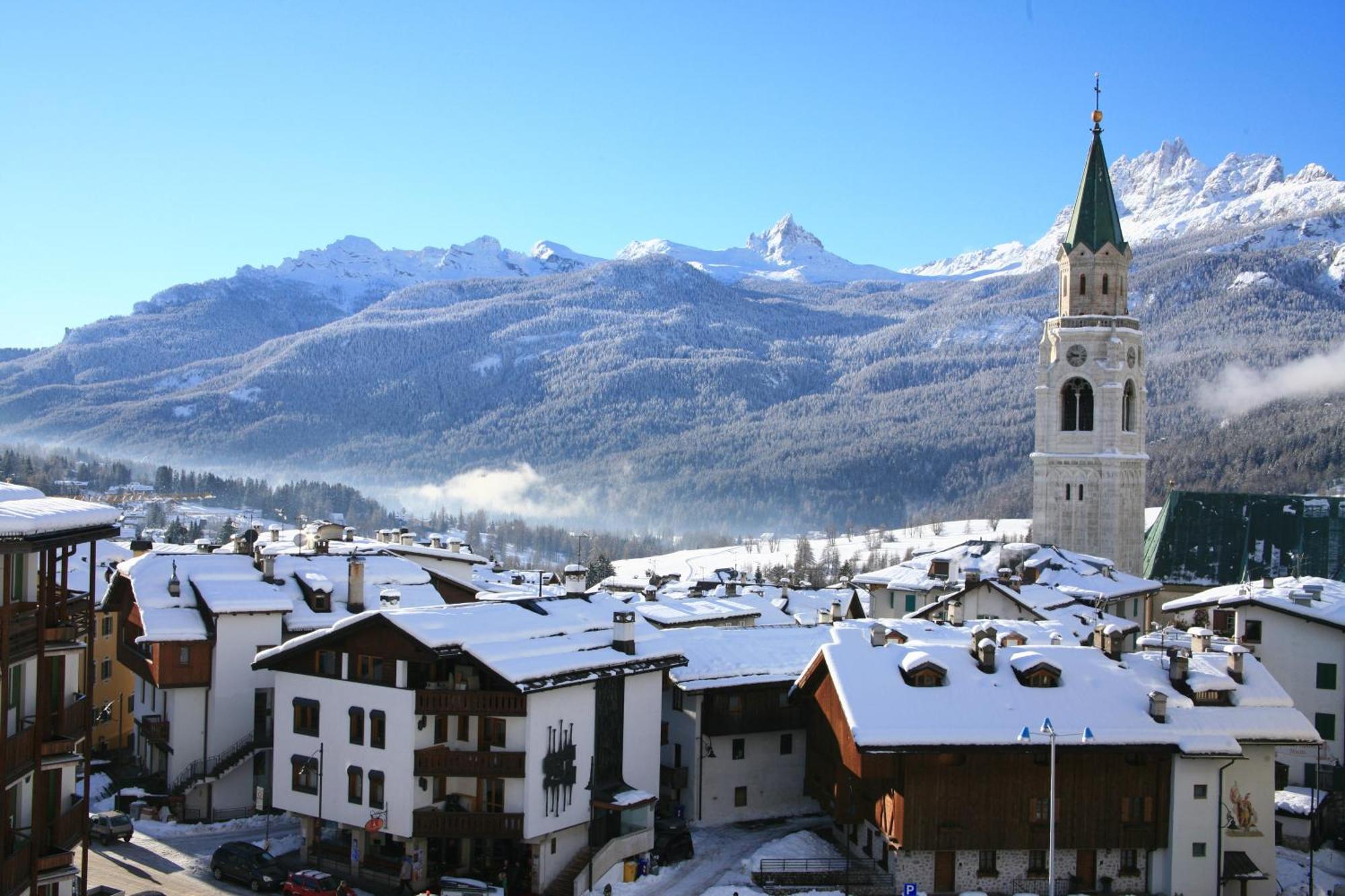 Hotel Alaska Cortina Cortina d'Ampezzo Bagian luar foto