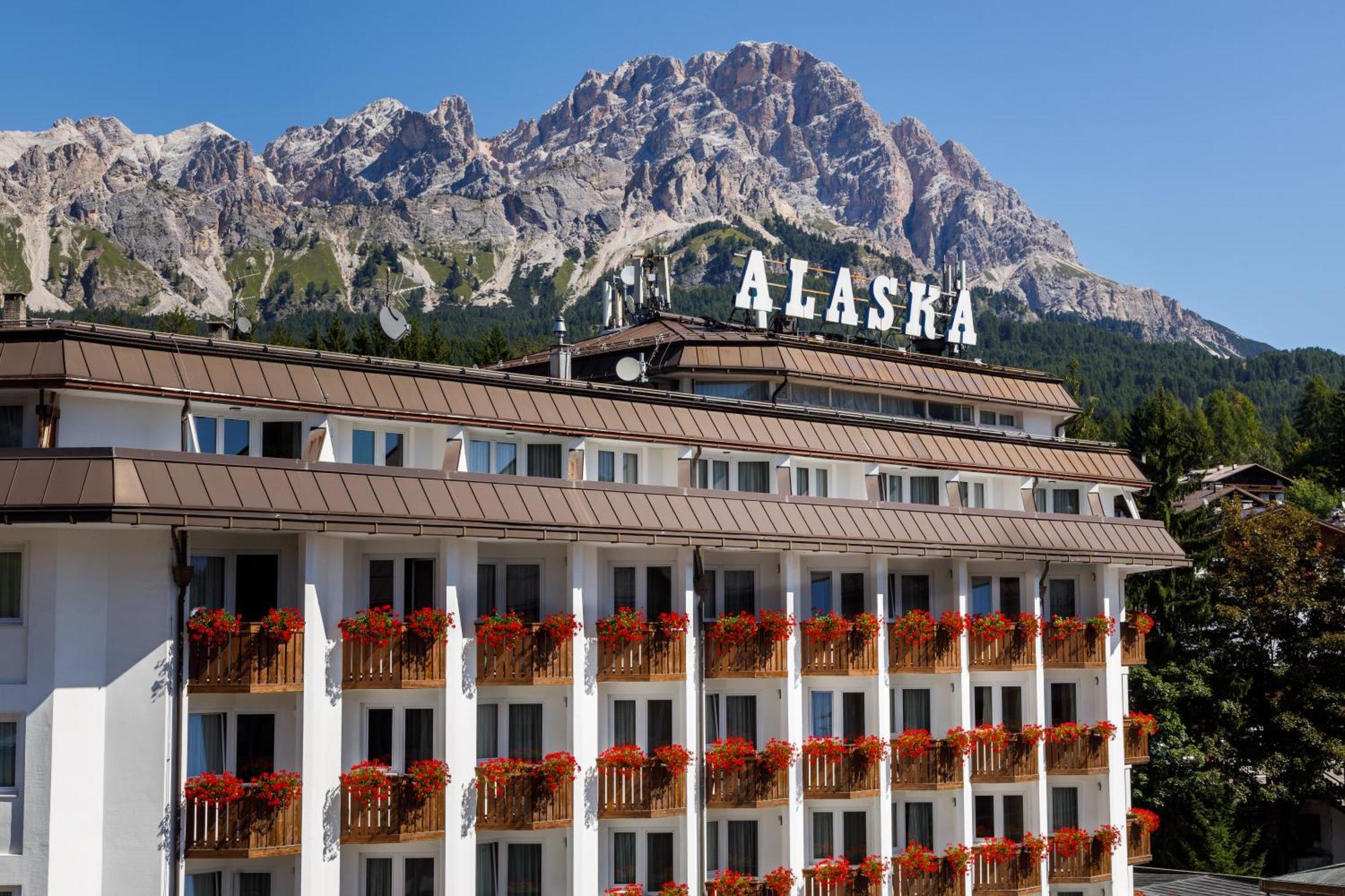 Hotel Alaska Cortina Cortina d'Ampezzo Bagian luar foto