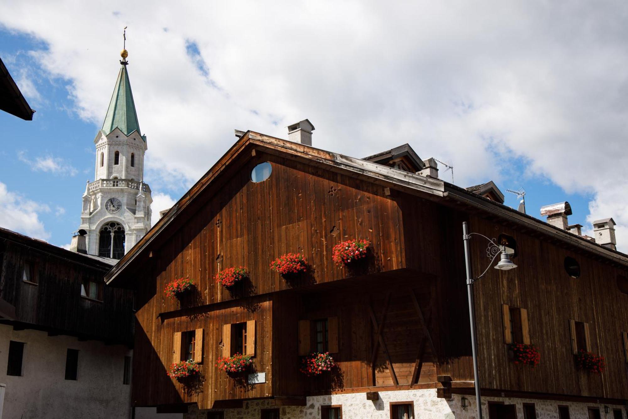 Hotel Alaska Cortina Cortina d'Ampezzo Bagian luar foto