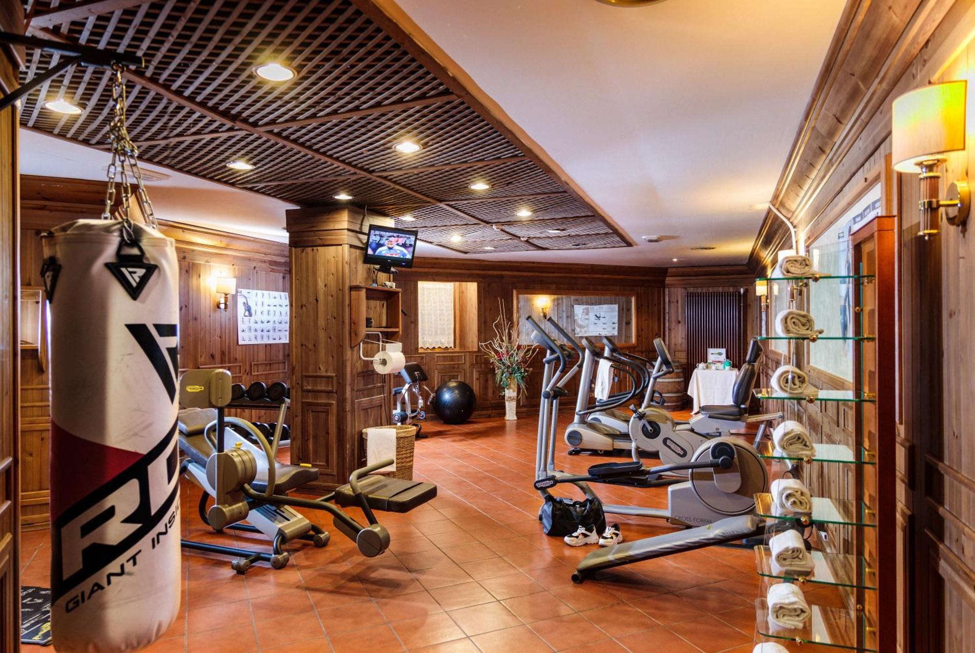 Hotel Alaska Cortina Cortina d'Ampezzo Bagian luar foto