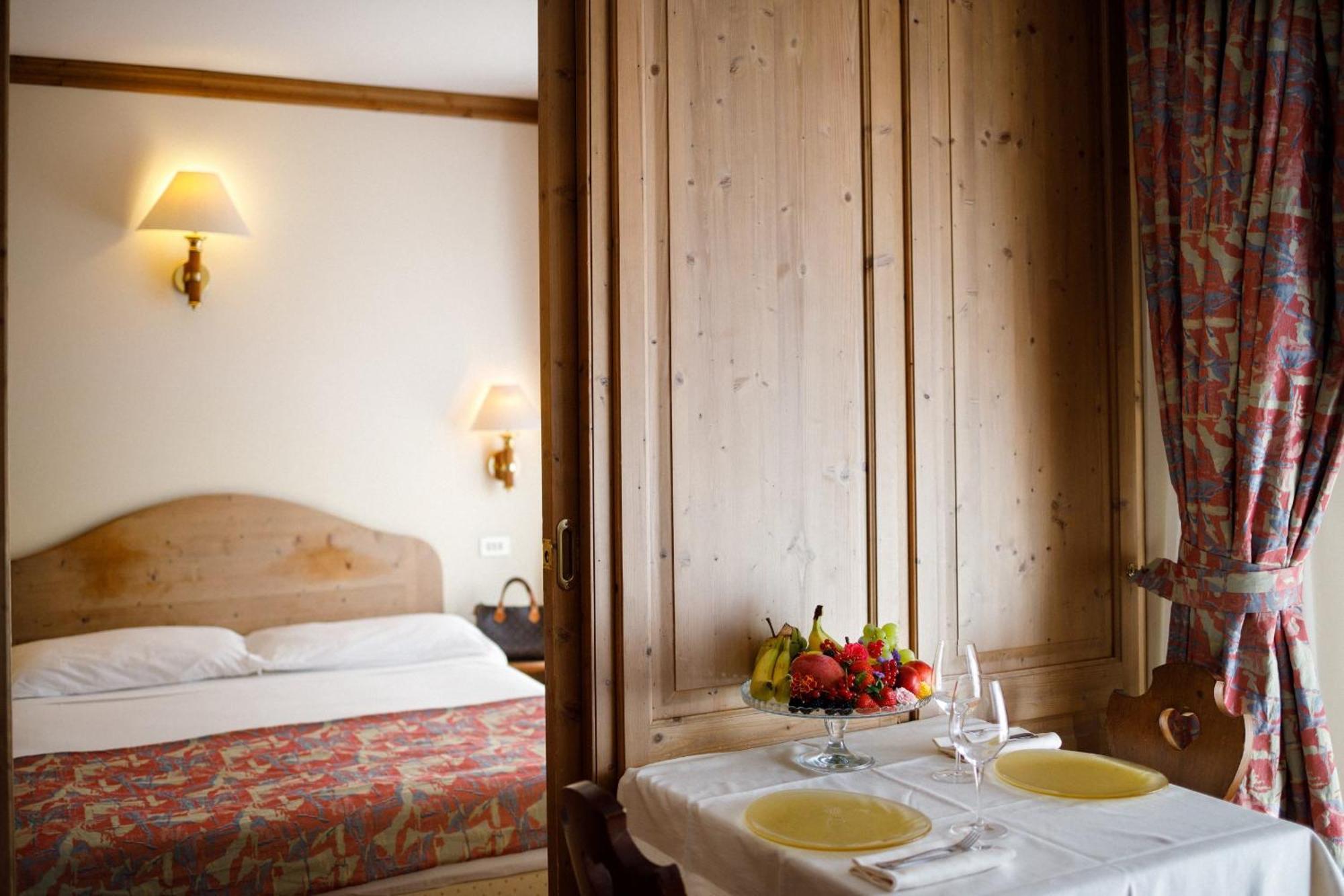 Hotel Alaska Cortina Cortina d'Ampezzo Bagian luar foto